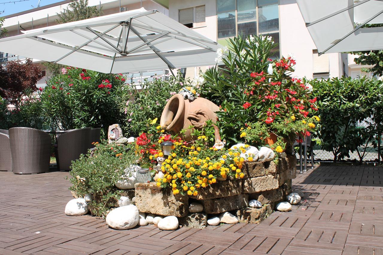 Hotel Parini Bellaria-Igea Marina Exterior photo